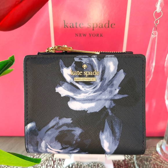 kate spade Handbags - Kate Spade - NWOT Blue Floral Wallet 💙